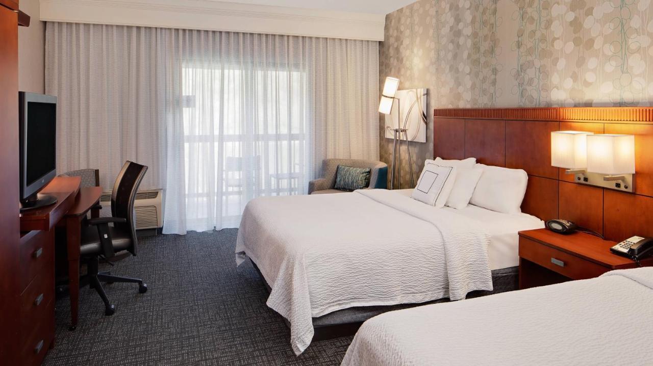 Courtyard By Marriott Pittsburgh West Homestead Waterfront Exterior photo