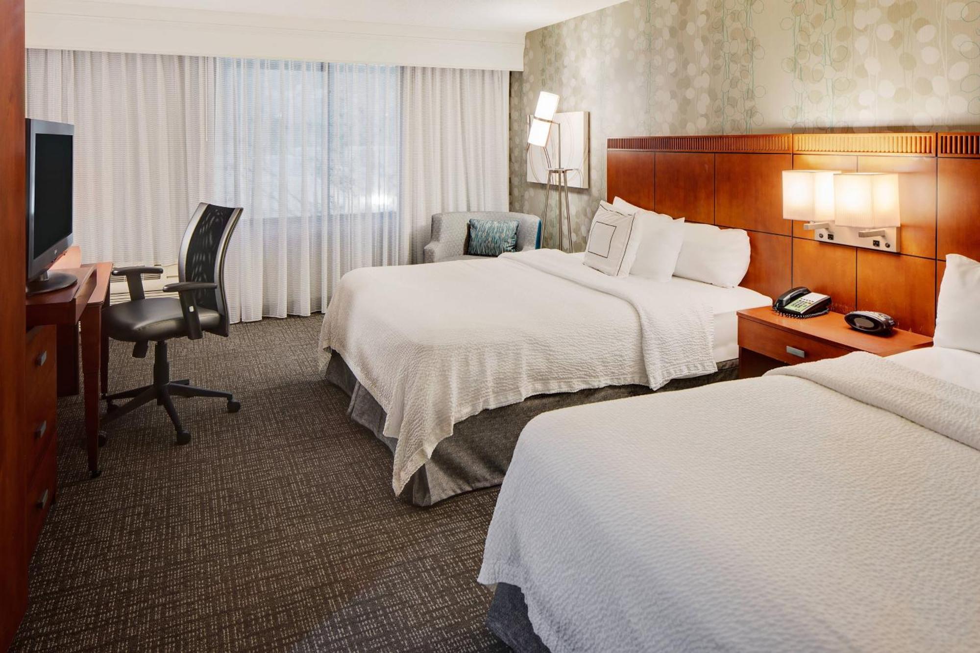 Courtyard By Marriott Pittsburgh West Homestead Waterfront Exterior photo